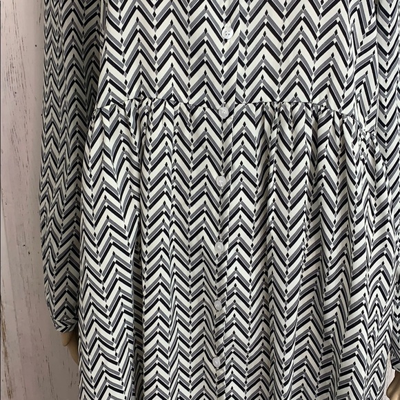 Emma & Ella Paris Button Down Dress - Picture 4 of 12